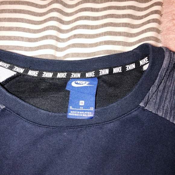 Nike Pullover - Picture 3 of 3